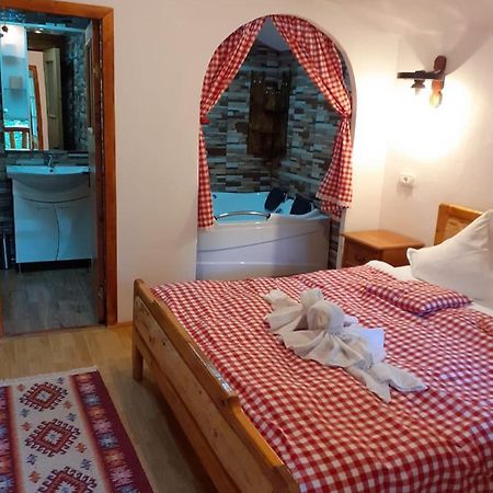 Cabanute Si Camping Dracula Capatineni-Paminteni Εξωτερικό φωτογραφία