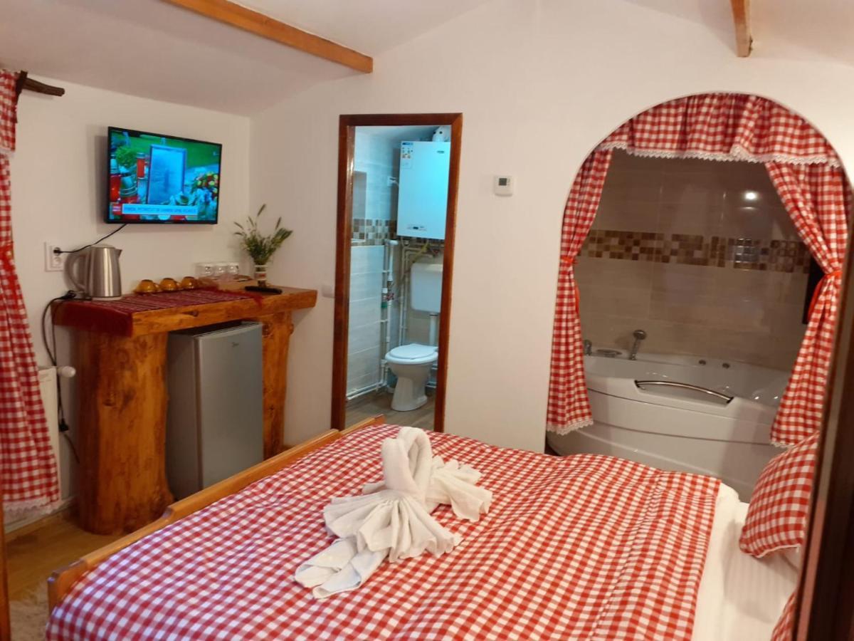 Cabanute Si Camping Dracula Capatineni-Paminteni Εξωτερικό φωτογραφία